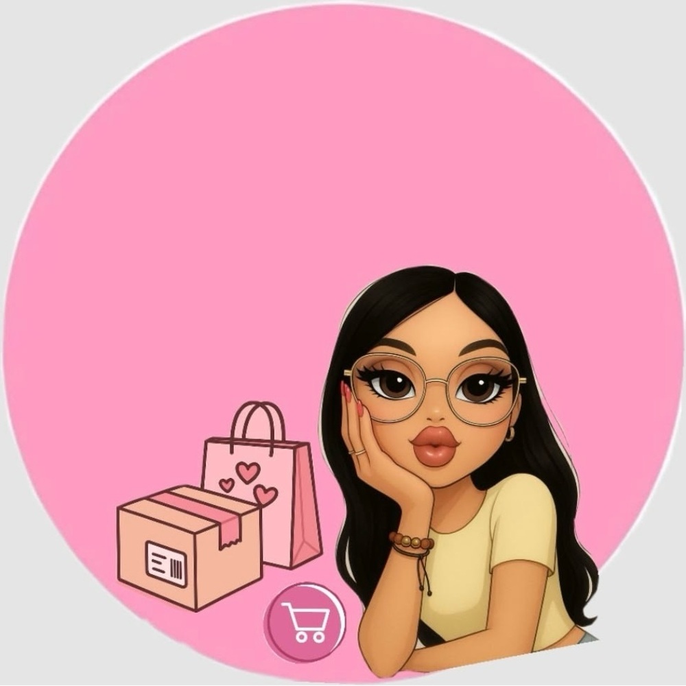 Clothes and purses! 🩷✨